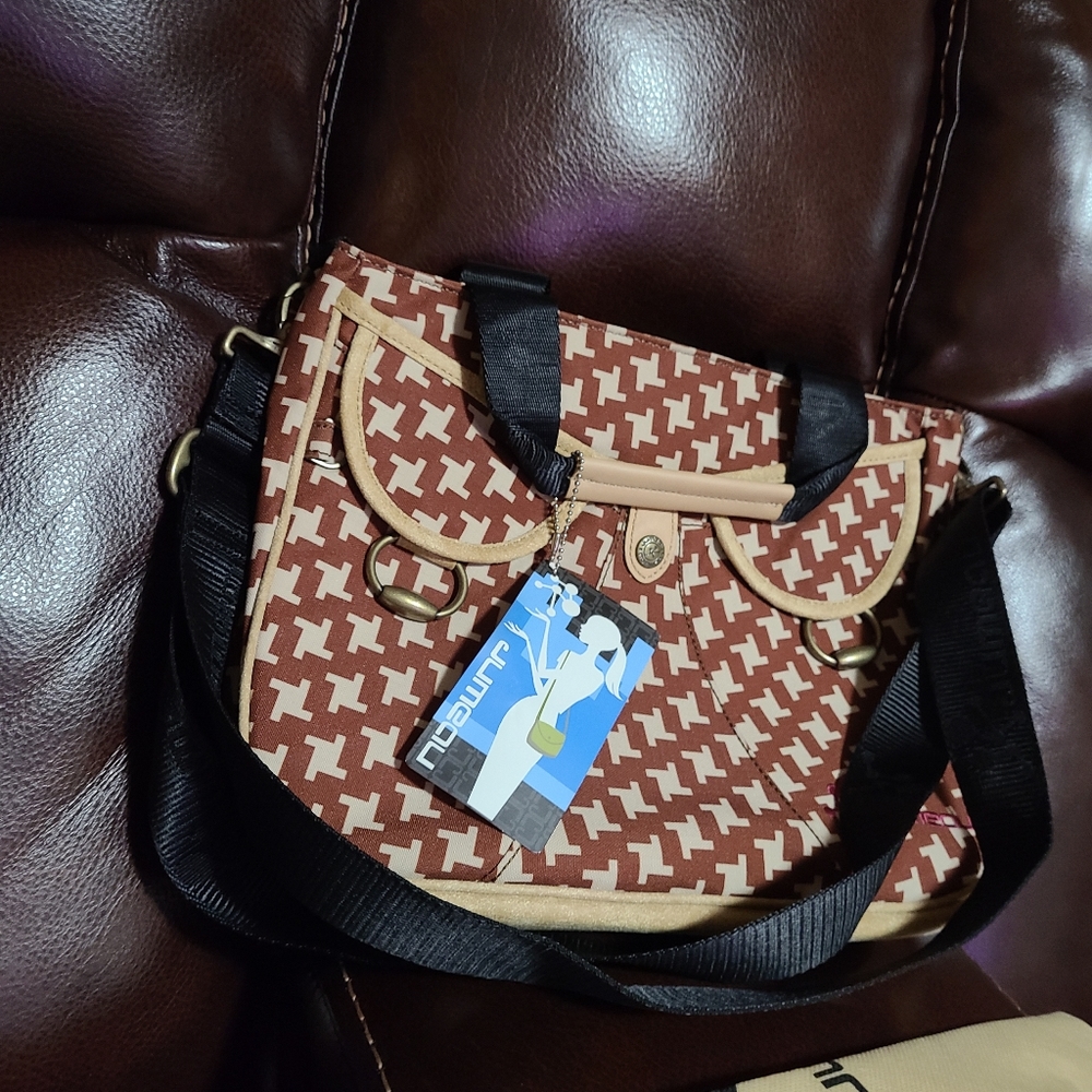 Juneau bag with dust bag